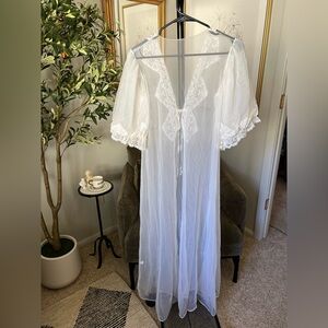 Vintage Ivory Lace Nightgown Robe